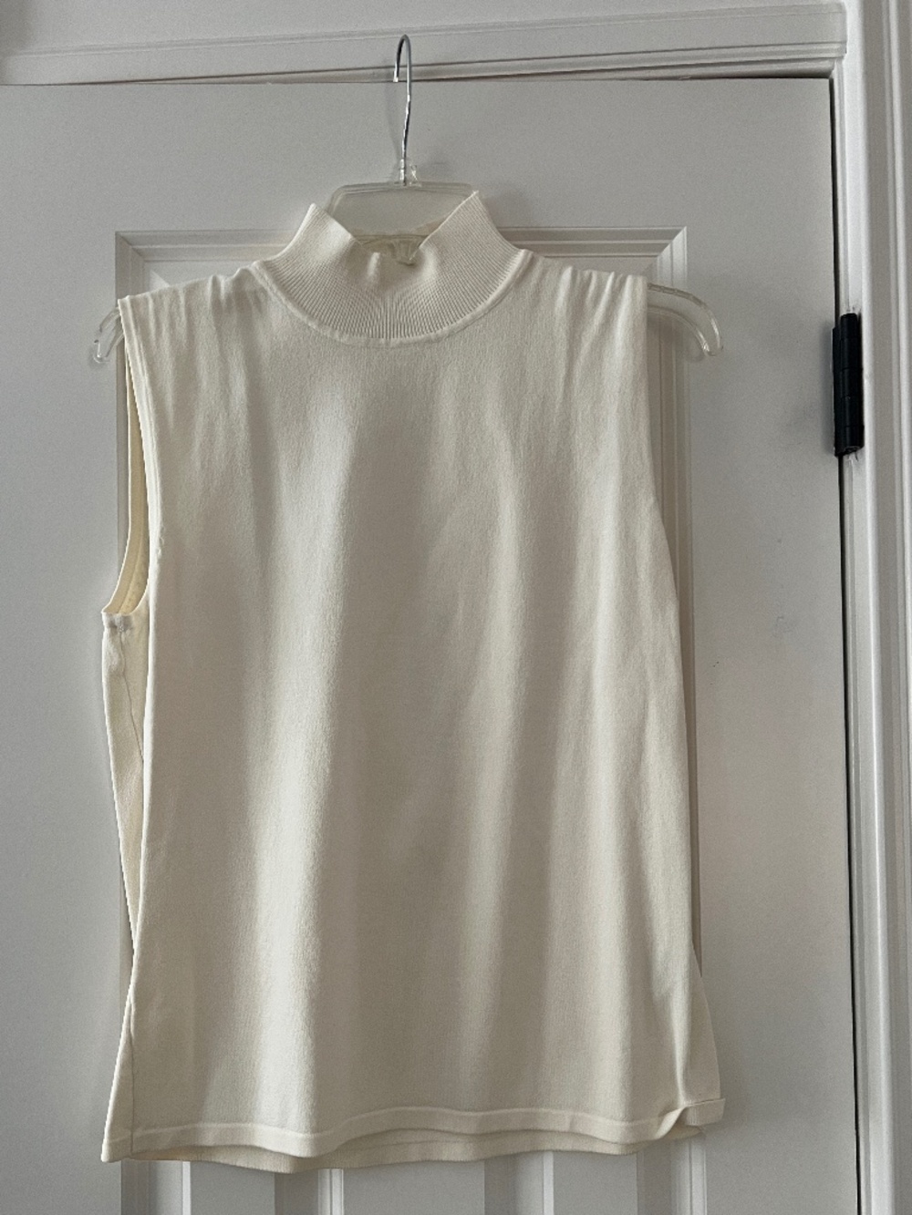 Mainbocher Sleeveless Mock‑Neck Top — Cream — Size XL (NWT)- UNWORN